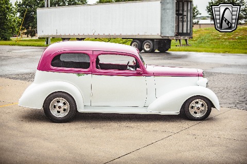 1935 Chevrolet Sedan image 22