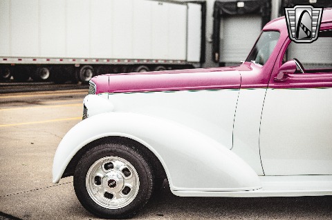 1935 Chevrolet Sedan image 28