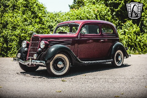 1935 Ford Tudor image 2