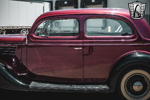 1935 Ford Tudor image 28