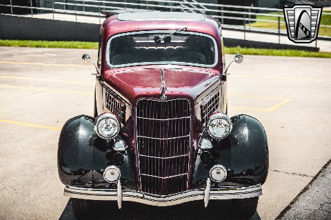 1935 Ford Tudor image 3