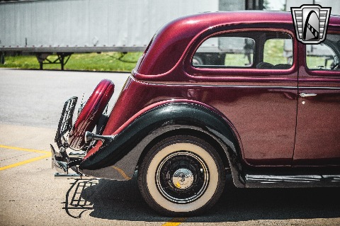 1935 Ford Tudor image 30