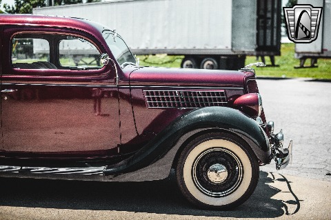 1935 Ford Tudor image 32