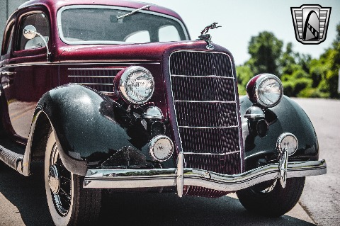 1935 Ford Tudor image 33