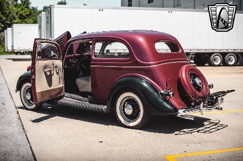 1935 Ford Tudor image 86