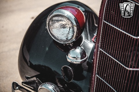 1935 Ford Tudor image 37