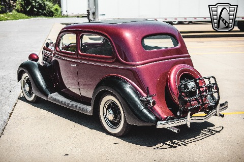 1935 Ford Tudor image 12
