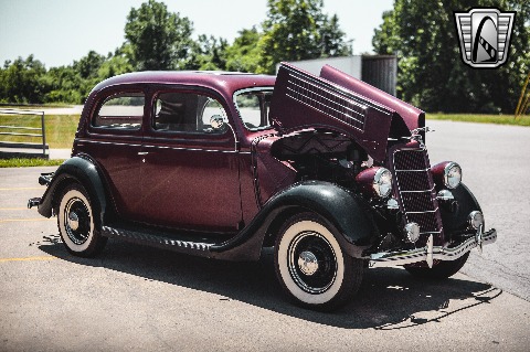1935 Ford Tudor image 90
