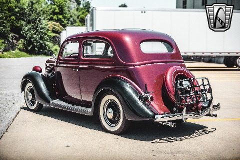 1935 Ford Tudor image 13