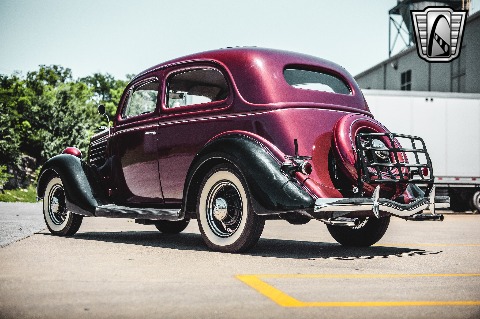 1935 Ford Tudor image 14