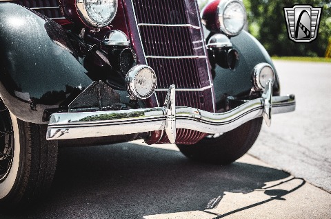 1935 Ford Tudor image 40
