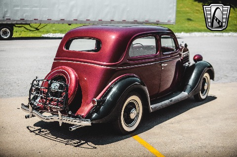1935 Ford Tudor image 18