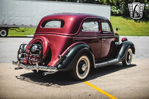 1935 Ford Tudor image 19
