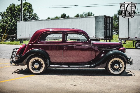 1935 Ford Tudor image 22