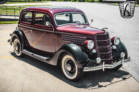 1935 Ford Tudor image 24