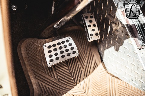 1933 Chrysler Coupe image 136