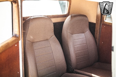 1933 Chrysler Coupe image 140