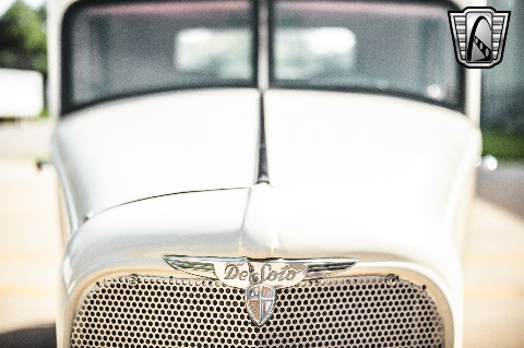 1933 Chrysler Coupe image 65