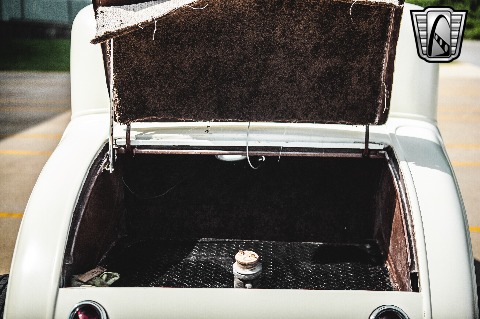 1933 Chrysler Coupe image 145