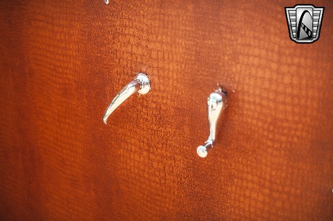 1933 Chrysler Coupe image 120