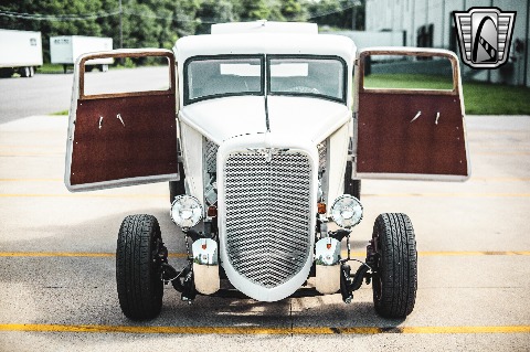 1933 Chrysler Coupe image 97