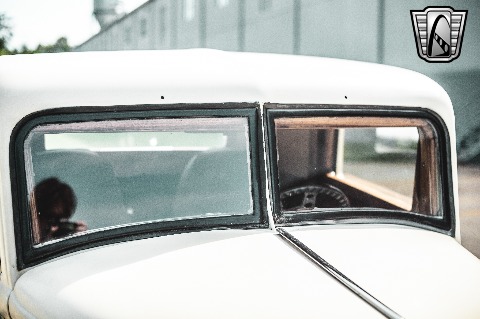 1933 Chrysler Coupe image 75