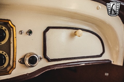 1933 Chrysler Coupe image 130