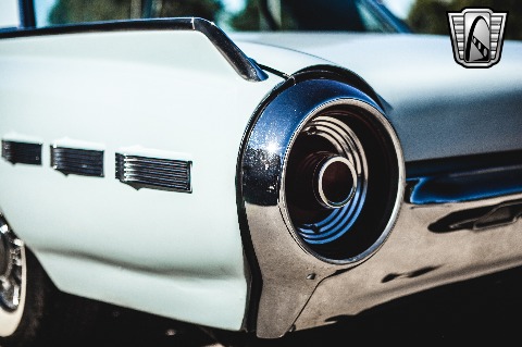 1962 Ford Thunderbird image 55