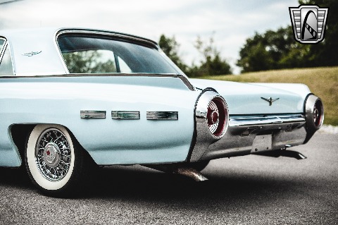 1962 Ford Thunderbird image 31