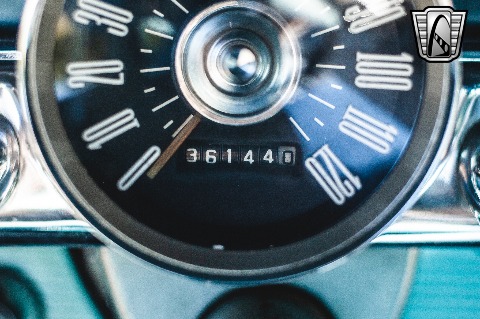 1962 Ford Thunderbird image 110