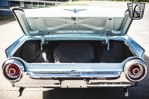 1962 Ford Thunderbird image 136