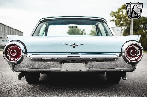 1962 Ford Thunderbird image 33