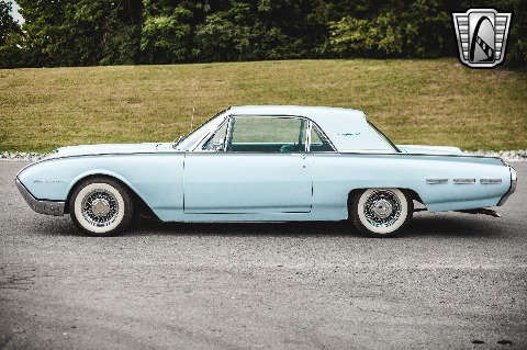 1962 Ford Thunderbird image 8