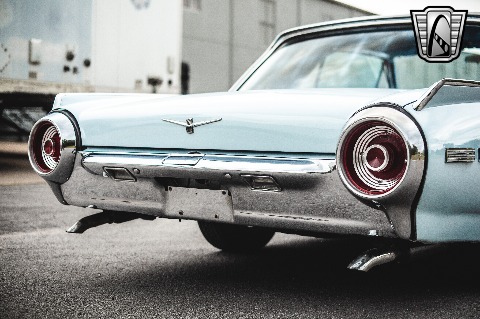 1962 Ford Thunderbird image 34