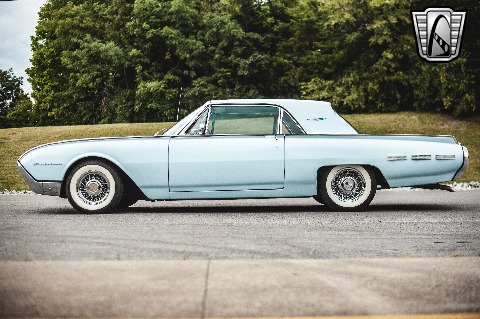 1962 Ford Thunderbird image 9