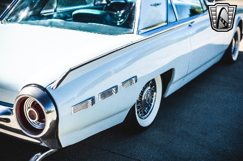 1962 Ford Thunderbird image 62