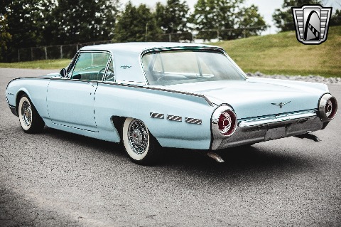 1962 Ford Thunderbird image 11