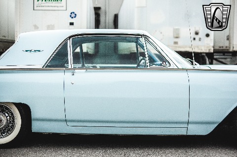 1962 Ford Thunderbird image 37