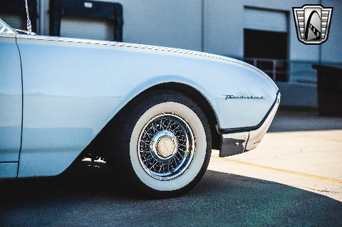 1962 Ford Thunderbird image 64