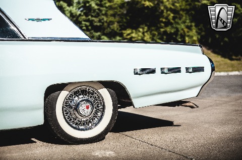 1962 Ford Thunderbird image 46