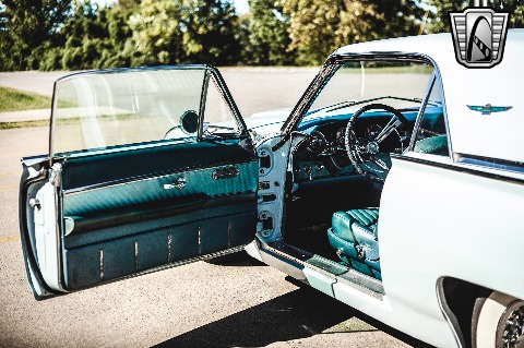 1962 Ford Thunderbird image 100