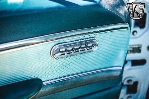 1962 Ford Thunderbird image 103