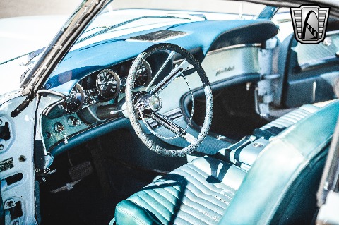 1962 Ford Thunderbird image 104