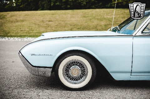 1962 Ford Thunderbird image 28