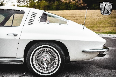 1964 Chevrolet Corvette image 30