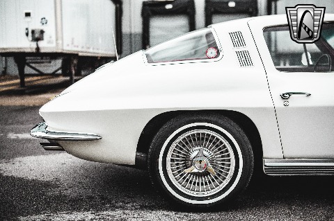 1964 Chevrolet Corvette image 31