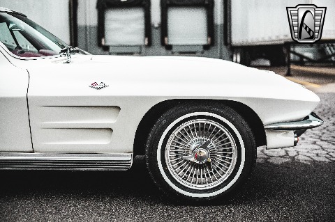 1964 Chevrolet Corvette image 33