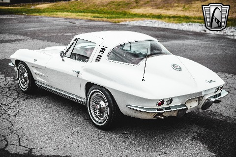 1964 Chevrolet Corvette image 10