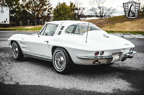 1964 Chevrolet Corvette image 11