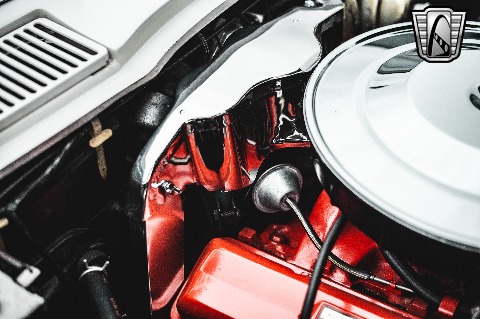 1964 Chevrolet Corvette image 100